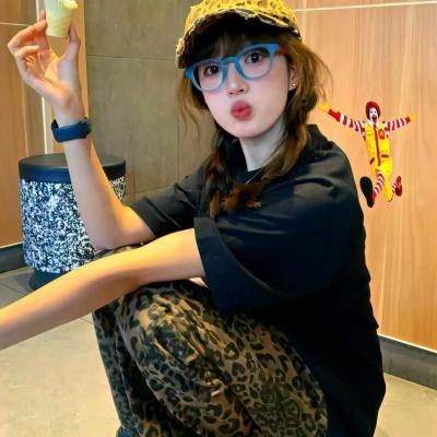 穿成丑女后萌娃他爹真香了